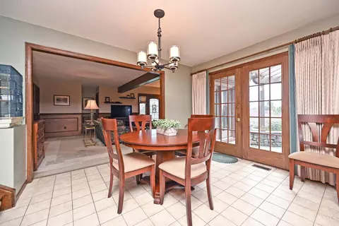 Dining - 6183 W Fork Rd, Cincinnati, OH 45247 photo 4 of 5