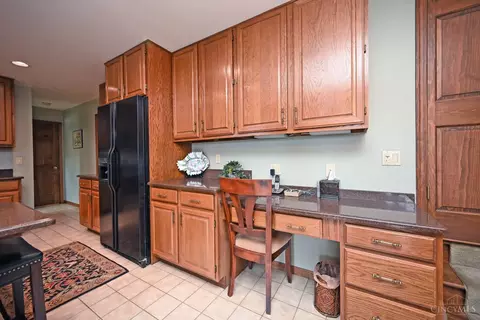 Kitchen - 6183 W Fork Rd, Cincinnati, OH 45247 photo 6 of 7