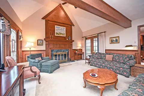 Living - 6183 W Fork Rd, Cincinnati, OH 45247 photo 6 of 9