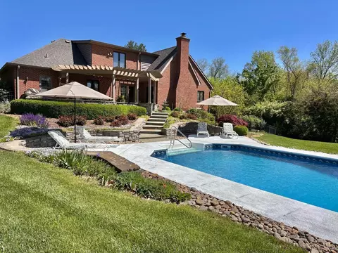 Exterior - 6183 W Fork Rd, Cincinnati, OH 45247 photo 9 of 15