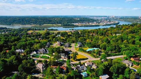 2531 Grandin Rd, Cincinnati, OH 45208