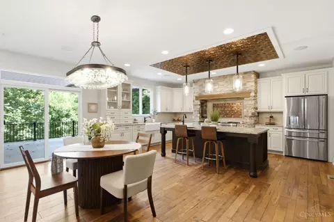 Dining - 855 Willow Oak Ct, Springboro, OH 45066 photo 3 of 4