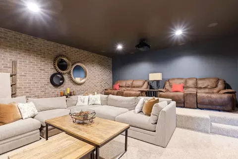 Living - 855 Willow Oak Ct, Springboro, OH 45066 photo 5 of 5