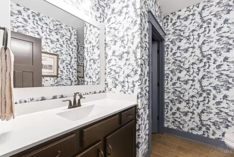 Bath - 855 Willow Oak Ct, Springboro, OH 45066 photo 2 of 6