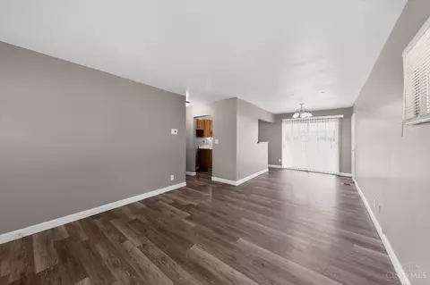 Living - 8779 Daly Rd, Cincinnati, OH 45231 photo 2 of 3