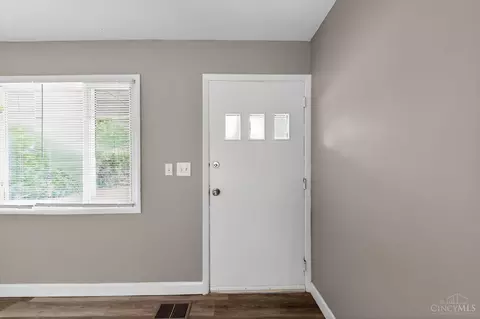 Entry Way - 8779 Daly Rd, Cincinnati, OH 45231 photo 2 of 3