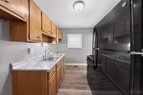 Kitchen - 8779 Daly Rd, Cincinnati, OH 45231 photo 1 of 3
