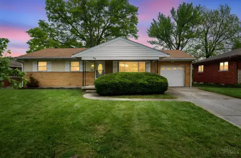 225 Ireland Ave, Greenhills, OH 45218