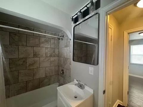Bath - 7849 Seward Ave, Mount Healthy, OH 45231 photo 1 of 3