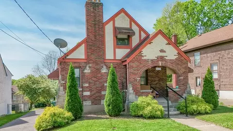 6229 Beechcrest Pl, Cincinnati, OH 45230