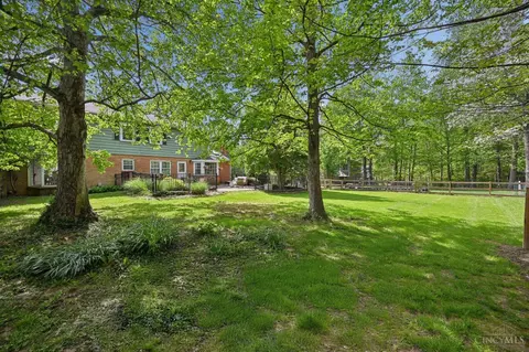 Exterior - 2740 Bentley Ct, Cincinnati, OH 45244 photo 7 of 8
