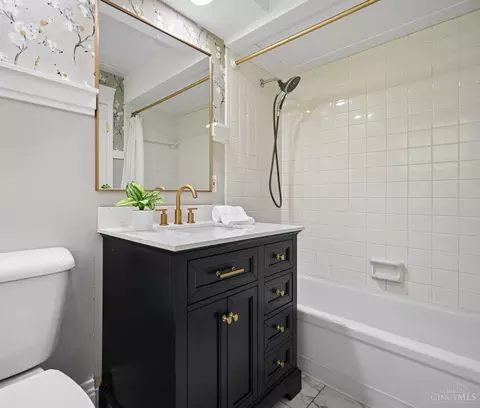 Bath - 2740 Bentley Ct, Cincinnati, OH 45244 photo 4 of 6