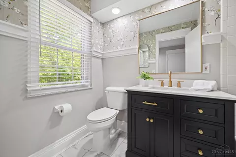 Bath - 2740 Bentley Ct, Cincinnati, OH 45244 photo 3 of 6