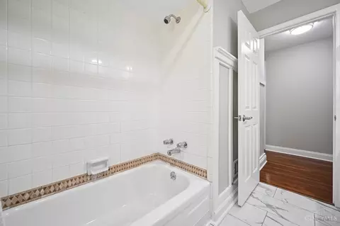 Bath - 2740 Bentley Ct, Cincinnati, OH 45244 photo 6 of 6