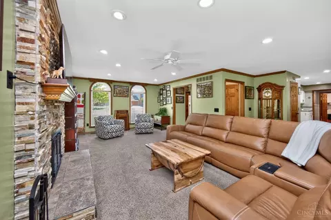 Living - 7276 Eaglestone Ct, Liberty Township, OH 45044 photo 3 of 3