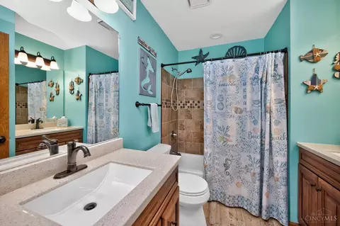 Bath - 7276 Eaglestone Ct, Liberty Township, OH 45044 photo 6 of 9