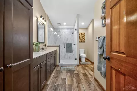 Bath - 7276 Eaglestone Ct, Liberty Township, OH 45044 photo 3 of 9