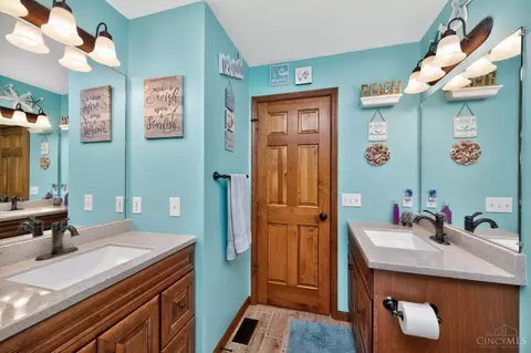 Bath - 7276 Eaglestone Ct, Liberty Township, OH 45044 photo 8 of 9