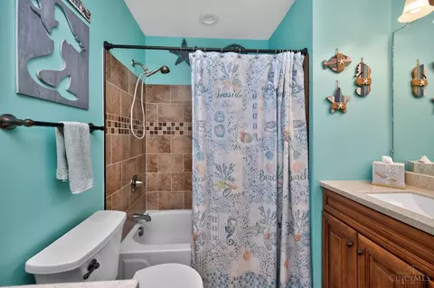 Bath - 7276 Eaglestone Ct, Liberty Township, OH 45044 photo 7 of 9