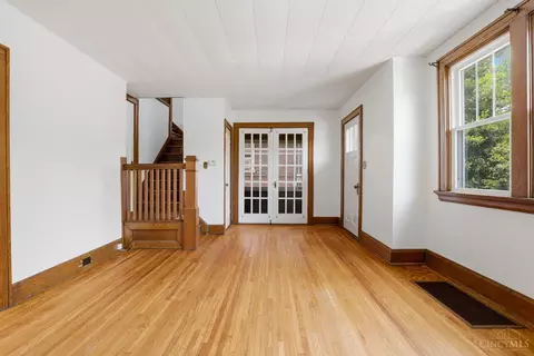 Living - 3519 Darwin Ave, Cheviot, OH 45211 photo 4 of 5