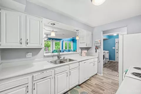 Kitchen - 4207 Deepwood Ln, Cincinnati, OH 45245 photo 3 of 3