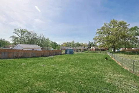 Exterior - 4159 Larchview Dr, Cincinnati, OH 45236 photo 5 of 7