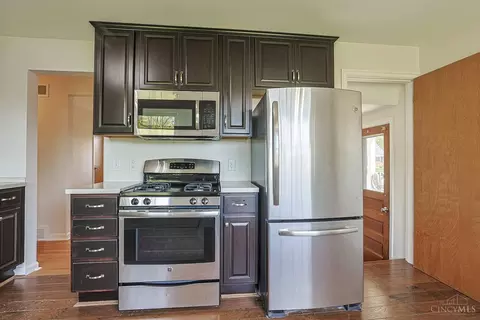 Kitchen - 4159 Larchview Dr, Cincinnati, OH 45236 photo 3 of 5