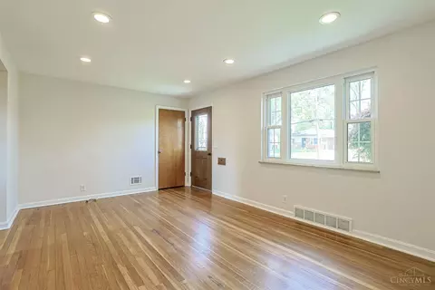 Living - 4159 Larchview Dr, Cincinnati, OH 45236 photo 3 of 3