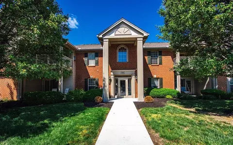 7991 Pinnacle Point Dr, West Chester, OH 45069