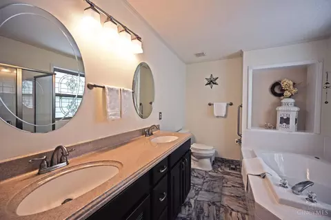 Bath - 6085 Chamblee Dr, Loveland, OH 45140 photo 2 of 4