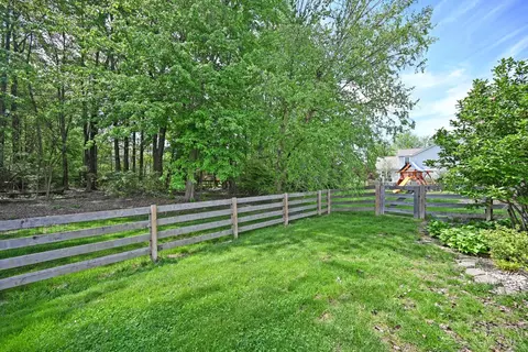 Exterior - 6085 Chamblee Dr, Loveland, OH 45140 photo 5 of 6
