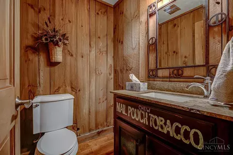Bath - 6700 Gaines Rd, Cincinnati, OH 45247 photo 1 of 6