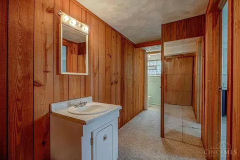 Entry Way - 6700 Gaines Rd, Cincinnati, OH 45247 photo 1 of 1