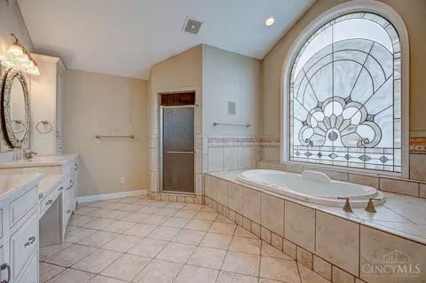 Bath - 6700 Gaines Rd, Cincinnati, OH 45247 photo 2 of 6