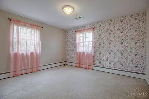 Bedroom - 6700 Gaines Rd, Cincinnati, OH 45247 photo 7 of 8