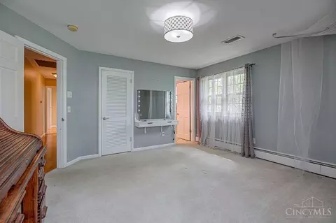 Bedroom - 6700 Gaines Rd, Cincinnati, OH 45247 photo 5 of 8