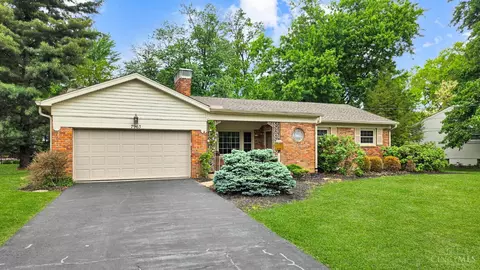 7963 Mitchell Farm Ln, Montgomery, OH 45242
