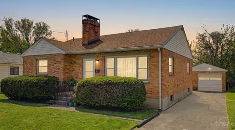 10 Forest Glen Dr, Middletown, OH 45042