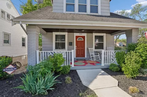 Exterior - 2925 Utopia Pl, Cincinnati, OH 45208 photo 2 of 11