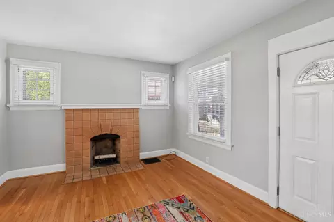 Living - 2925 Utopia Pl, Cincinnati, OH 45208 photo 2 of 2