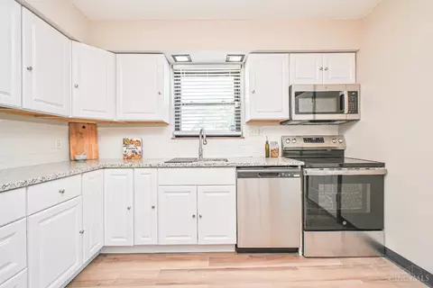 Kitchen - 5165 Highview Dr, Cincinnati, OH 45238 photo 1 of 4