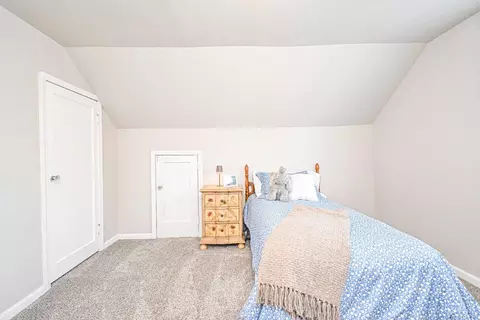 Bedroom - 5165 Highview Dr, Cincinnati, OH 45238 photo 9 of 11