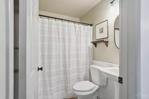 Bath - 3283 Harmony Ln, Cincinnati, OH 45248 photo 2 of 2