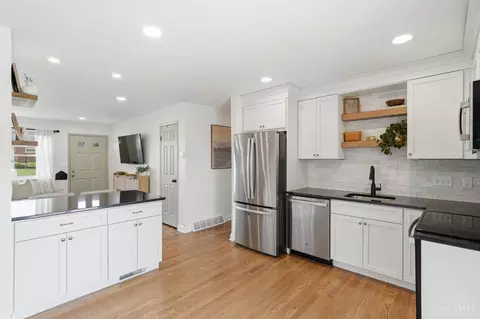 Kitchen - 3283 Harmony Ln, Cincinnati, OH 45248 photo 2 of 4