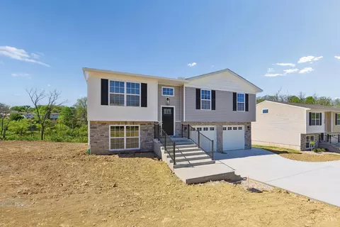 Exterior - 1115 Compton Rd, Cincinnati, OH 45231 photo 3 of 9