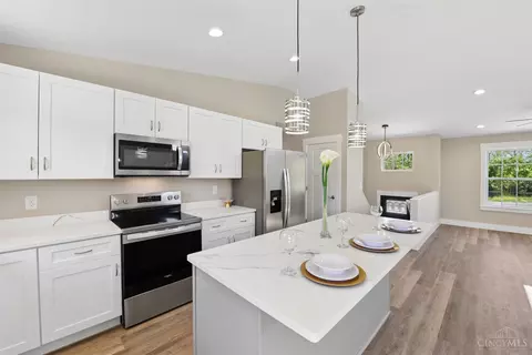 Kitchen - 1115 Compton Rd, Cincinnati, OH 45231 photo 2 of 5