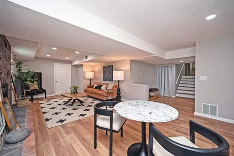 Living - 411 Beechtree Dr, Cincinnati, OH 45224 photo 6 of 6