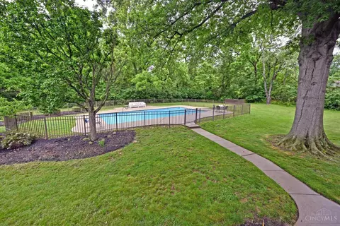 Exterior - 411 Beechtree Dr, Cincinnati, OH 45224 photo 7 of 16