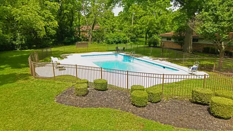 Exterior - 411 Beechtree Dr, Cincinnati, OH 45224 photo 9 of 16