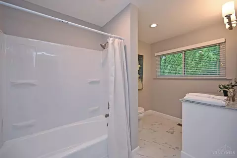 Bath - 411 Beechtree Dr, Cincinnati, OH 45224 photo 6 of 8